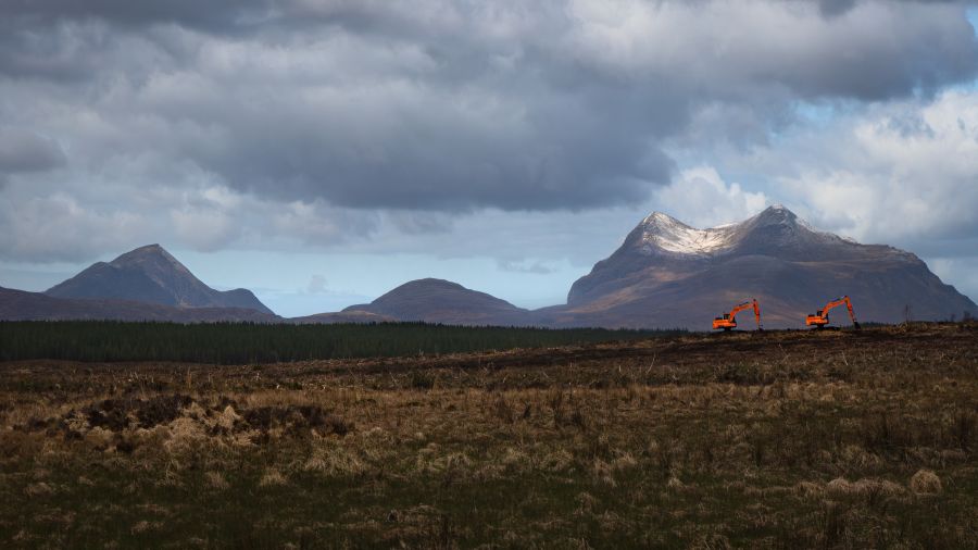 Two diggers on Cul Mor mountain