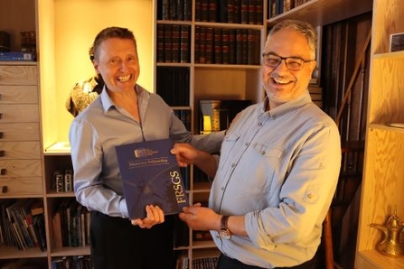 Clifton Bain accepting the RSGS Honorary Fellowship.